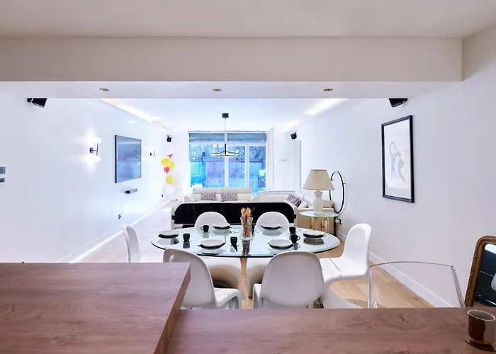 Le Luxury Loft - Center L December Mar-ket L European Parliament L Parking L Netflix - Spacious & Unique - Le Luxury Loft - Centre L Marche De Noel L Parlement Europeen L Parking L Netflix - Spacieux & Unique Apartment *