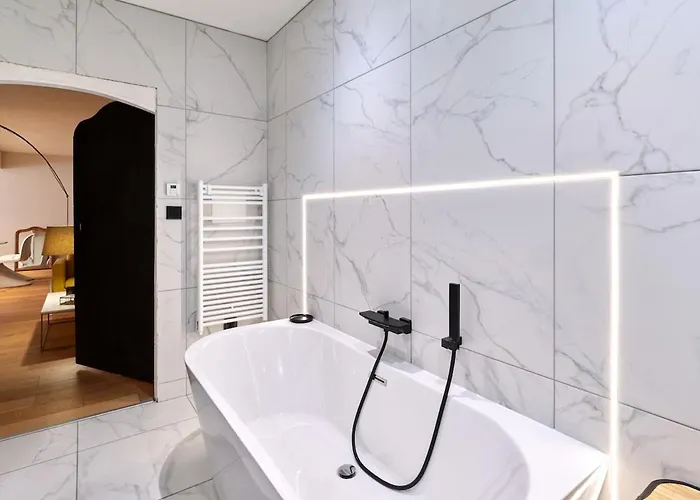 Le Luxury Loft - Center L December Mar-ket L European Parliament L Parking L Netflix - Spacious & Unique - Le Luxury Loft - Centre L Marche De Noel L Parlement Europeen L Parking L Netflix - Spacieux & Unique * ستراسبورغ