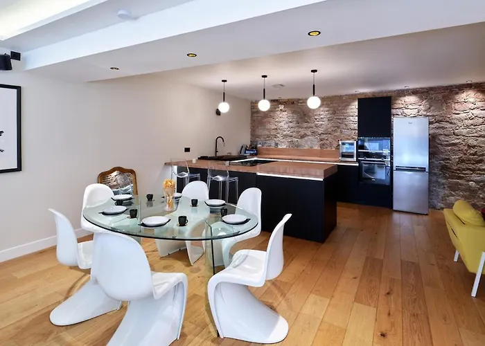 Le Luxury Loft - Center L December Mar-ket L European Parliament L Parking L Netflix - Spacious & Unique - Le Luxury Loft - Centre L Marche De Noel L Parlement Europeen L Parking L Netflix - Spacieux & Unique *